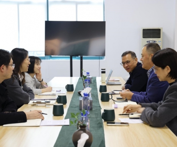 关心关怀落实处，，，，，，，政企同心谋发展